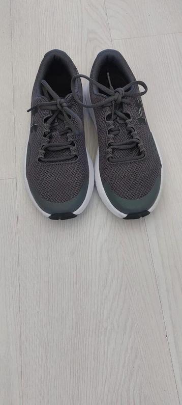 Under aurmour schoenen maat 39 beschikbaar voor biedingen