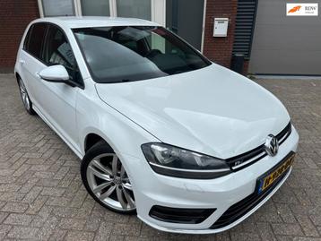 Volkswagen Golf 1.4 TSI ACT Highline R-Line / Navi / PDC / C beschikbaar voor biedingen