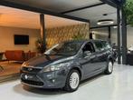 Ford Focus Wagon 1.6 Titanium NAP Trekhaak Cruise Clima Rijk, Auto's, Ford, Gebruikt, Zwart, 4 cilinders, 635 kg