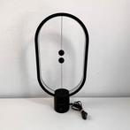 Bijzondere tafellamp met magnetische bediening, Ophalen of Verzenden, Zo goed als nieuw, Kunststof, Minder dan 50 cm
