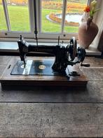 Antieke Naumann Naaimachine, Ophalen