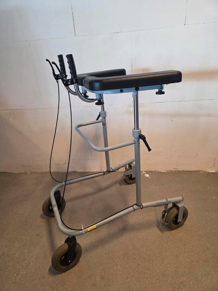 Trio Walker / loophulp / revalidatie hulp, Diversen, Verpleegmiddelen, Ophalen