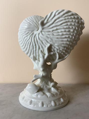 Antiek royal worcester porselein schelp  beschikbaar voor biedingen