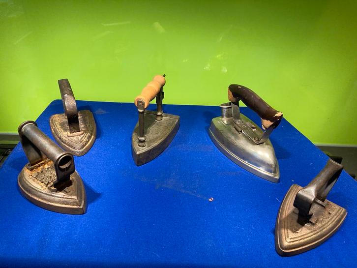 Antieke Strijkijzers Set - Inventum Elektrisch & Gietijzer, Antiek en Kunst, Antiek | Overige Antiek, Ophalen of Verzenden