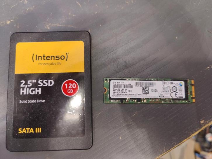 2x SSD SATA - Intenso & Samsung 120GB, Computers en Software, Harde schijven, Ophalen of Verzenden