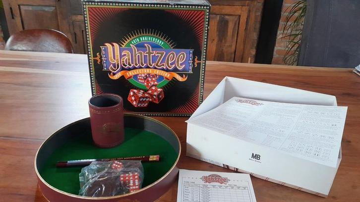 Yahtzee 40th anniversary collectors edition vintage 96 NIEUW, Hobby en Vrije tijd, Gezelschapsspellen | Overige, Nieuw, Een of twee spelers