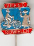 Veeno rijwielen vintage speld, Verzamelen, Verzenden, Zo goed als nieuw