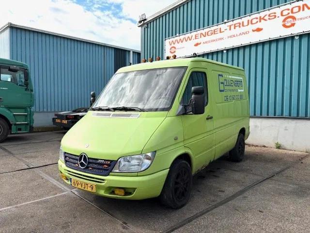 Mercedes-Benz Sprinter 311 CDI CLOSED VAN (MANUAL GEARBOX), Auto's, Bestelauto's, Te koop, ABS, Lichtmetalen velgen, Radio, Trekhaak