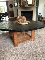 Leistenen salontafel met houten onderstel. 8-hoekig. 145 cm, Overige materialen, Ophalen of Verzenden, Zo goed als nieuw, Overige vormen
