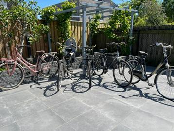 SPOED!! Partij van 5 fietsen, Gazelle/mazda. Staat in de weg beschikbaar voor biedingen