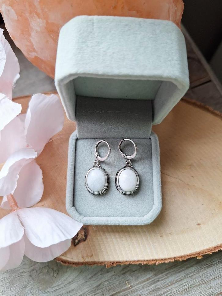 Mooie zilveren maansteen oorbellen te koop, Sieraden, Tassen en Uiterlijk, Edelstenen, Nieuw, Verzenden
