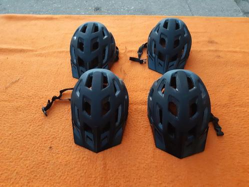 4 GOED GEKEURDE DUNLOP FIETSHELMEN BIEDEN, Fietsen en Brommers, Fietsaccessoires | Fietshelmen, Zo goed als nieuw, Ophalen of Verzenden