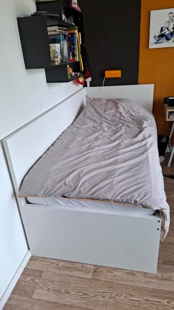 Bed (kajuitbed) eenpersoons 90 x 200 wit z.g.a.n.