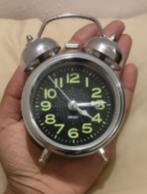 Vintage stijl metalen wekker analoog met bellen (12cm), Witgoed en Apparatuur, Wekkers, Ophalen of Verzenden, Nieuw, Analoog