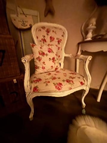 Brocant landelijke queen anne stoel beschikbaar voor biedingen
