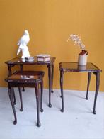 Vintage mimiset, Engelse nesting tables, mahonie, glasplaat, Huis en Inrichting, Gebruikt, Vintage, Ophalen of Verzenden, Nvt