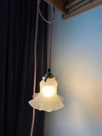 Vintage glazen hanglampje met rood desigsnoer, Ophalen of Verzenden, Zo goed als nieuw, Glas, Vintage