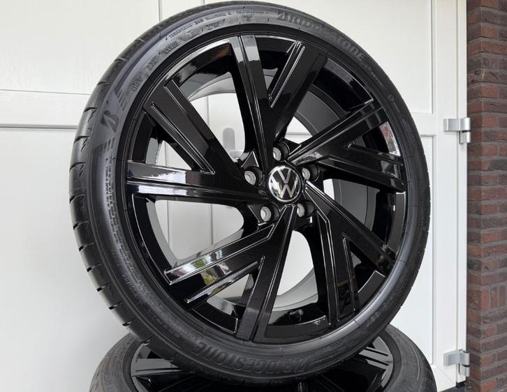 Originele 18 inch BERGAMO VW Golf 8 velgen R-Line GTE GTI, Auto-onderdelen, Banden en Velgen, Banden en Velgen, Zomerbanden, 18 inch