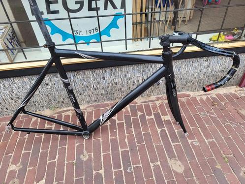 Frame met mooie PRO carbon voorvork, Fietsen en Brommers, Fietsonderdelen, Gebruikt, Racefiets, Frame, Ophalen
