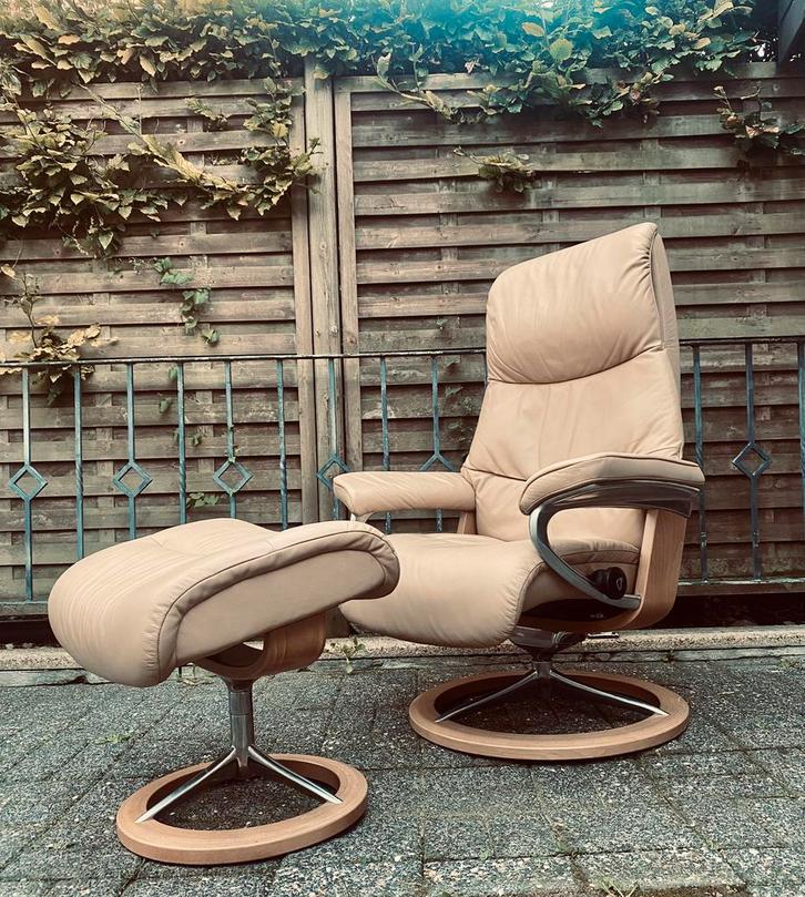 Sublieme Stressless View Signature & hocker, Huis en Inrichting, Fauteuils, Leer, 75 tot 100 cm, Ophalen of Verzenden
