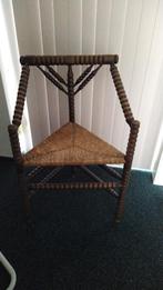 Oude stoelen, Ophalen