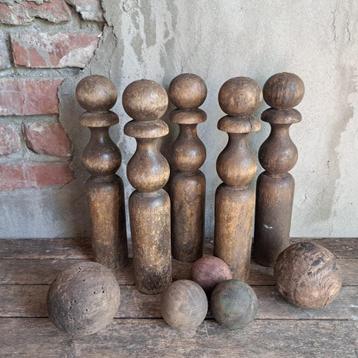 5 Oude brocante houten kegels ballen kegelspel *Etage3* beschikbaar voor biedingen