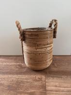 Mooie pot van riet. Binnenkant bekleed met plastic, Ophalen, Zo goed als nieuw, Rond, Riet
