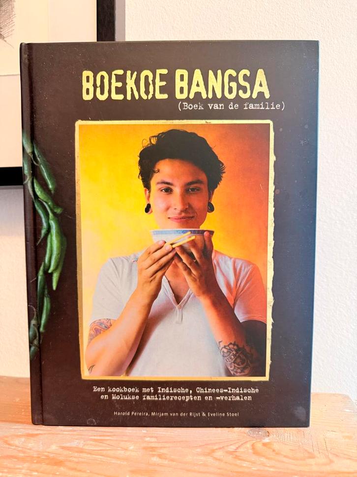Boekoe Bangsa - Indische Familie Recepten, Boeken, Kookboeken, Zo goed als nieuw, Hoofdgerechten, Azië en Oosters, Gezond koken