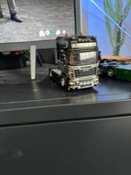 WSI Scania Kenneth Leus, Hobby en Vrije tijd, Modelauto's | 1:18, Ophalen of Verzenden, Zo goed als nieuw, Auto, Overige merken