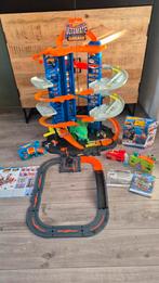 Hot Wheels City Robot T-Rex Ultieme Garage, Ophalen, Zo goed als nieuw, Handmatig, Hot Wheels
