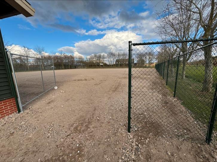 Ruime parkeerplaats voor CAMPERS bij Camperstalling Ermelo, Caravans en Kamperen, Caravanstallingen