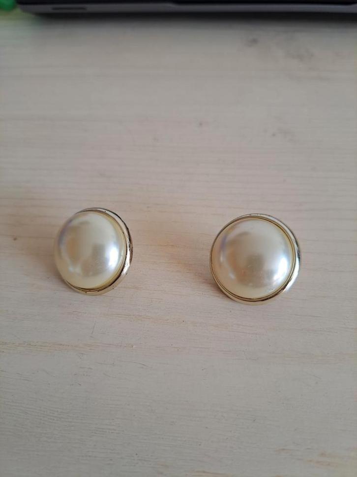 Vintage Crème Kleurige Oorknopjes, Sieraden, Tassen en Uiterlijk, Oorbellen, Gebruikt, Knopjes of Stekers, Overige materialen