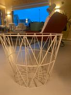 Ferm Living Wire Basket/Tafel M - Eiken Deksel, Huis en Inrichting, Woonaccessoires | Schalen en Manden, Ophalen, Mand, Rond, Zo goed als nieuw