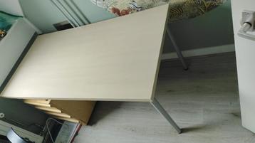 IKEA Linnmon Bureau 150x75 beschikbaar voor biedingen