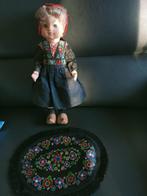 Staphorster stipwerk kleedje en pop in Staphorster dracht, Ophalen of Verzenden, Gebruikt, Pop