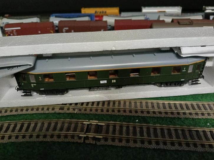 2 roco ho rijtuigen, Hobby en Vrije tijd, Modeltreinen | H0, Zo goed als nieuw, Wagon, Gelijkstroom, Roco, Ophalen of Verzenden