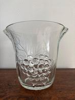 Vintage gedecoreerde glazen wijnkoeler met druivenpatroon., Antiek en Kunst, Ophalen of Verzenden