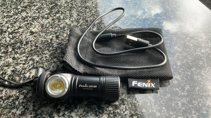 FENIX LD15R ledlamp, oplaadbaar, Caravans en Kamperen, Zaklampen, Zo goed als nieuw, Batterij, Ophalen of Verzenden