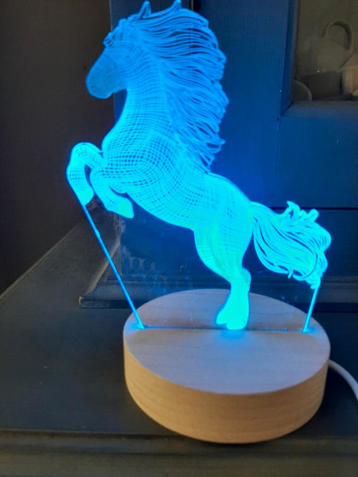 Ledlamp paard 3 D ledlamp met verwisselbare plaat, Huis en Inrichting, Lampen | Losse lampen, Ophalen of Verzenden