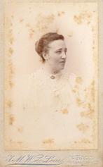 008 - Portret van een vrouw - J.M.W. de Louw - Den Haag, Verzamelen, Gebruikt, Verzenden, Foto, Voor 1940