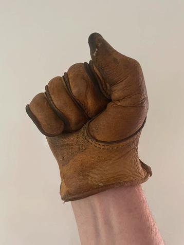 Handschoenen v/d Echt Man beschikbaar voor biedingen