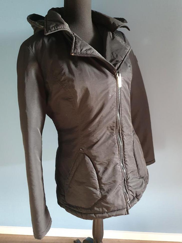 Zwarte Froccella winterjas valt als maat M, Kleding | Dames, Jassen | Winter, Gedragen, Maat 38/40 (M), Zwart, Ophalen of Verzenden