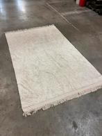 Licht vloerkleed, Huis en Inrichting, Stoffering | Tapijten en Kleden, Ophalen, Zo goed als nieuw, Rechthoekig, 200 cm of meer