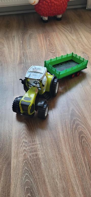 Speelgoed traktor beschikbaar voor biedingen