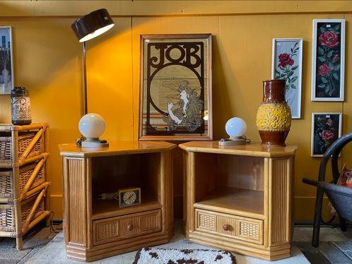 2 gave rotan/ houten jaren 80 nacht kastjes, Huis en Inrichting, Slaapkamer | Nachtkastjes, Zo goed als nieuw, Ophalen
