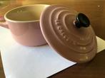 Mini Le Creuset pannetje - Roze, Huis en Inrichting, Overige materialen, Overige typen, Nieuw, Ophalen of Verzenden