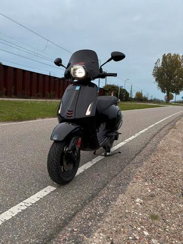 Vespa Sprint 80cc 4t 2016 alles zgan beschikbaar voor biedingen
