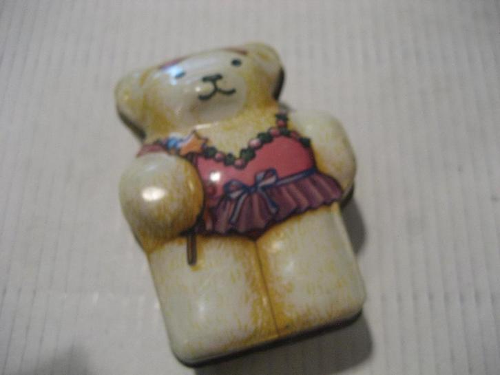 Klein blikje in de vorm van en beertje, Verzamelen, Blikken, Zo goed als nieuw, Overige, Ophalen of Verzenden