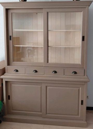 Buffetkast / servieskast beige beschikbaar voor biedingen