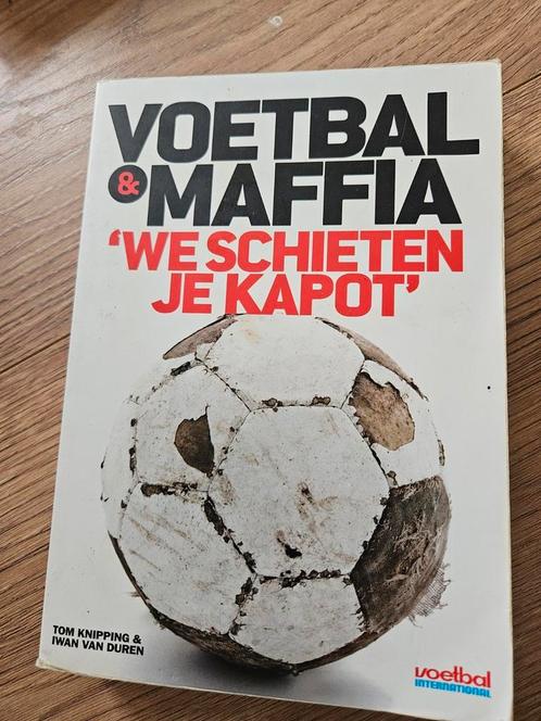 Iwan van Duren - Voetbal & Maffia, Boeken, Sportboeken, Zo goed als nieuw, Balsport, Ophalen of Verzenden